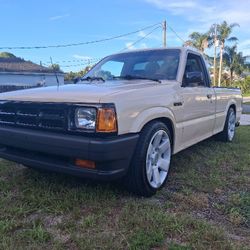 Mazda B2000  1986
