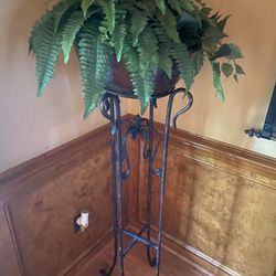 Fake plant and holder 