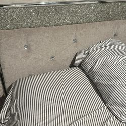 Bedroom Set For Sale headboard Lights Up Must Pick Up