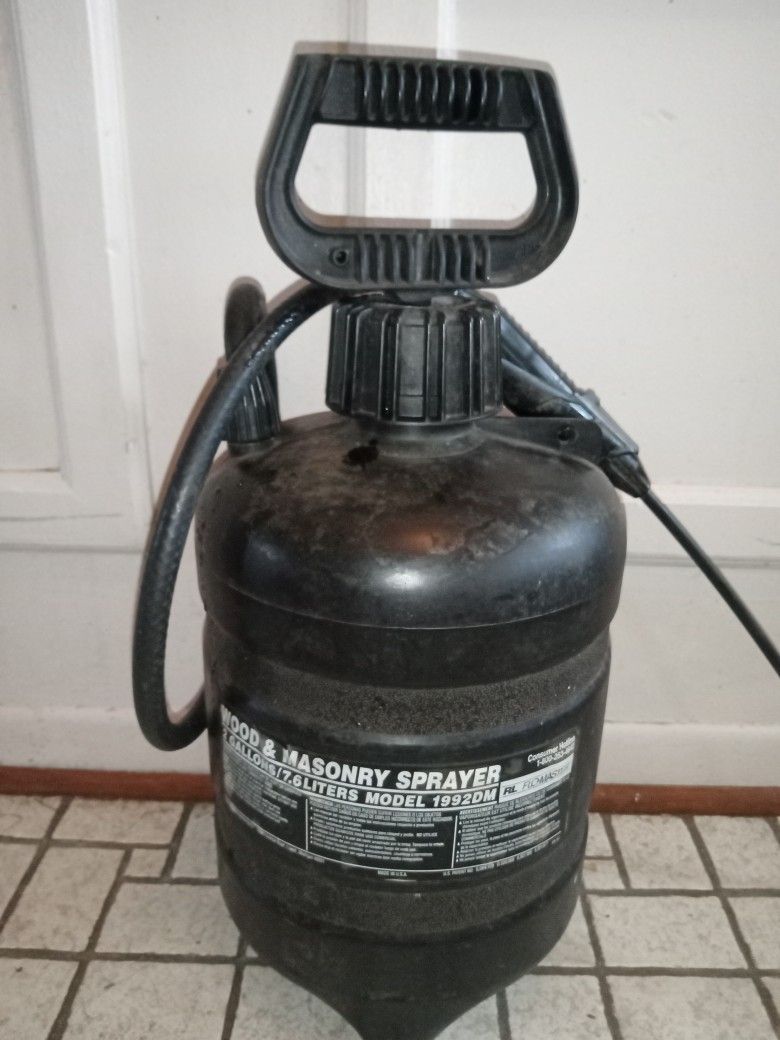 Flo- Master 2 Gallon Wood And Masonry Sprayer Model 1992 DM