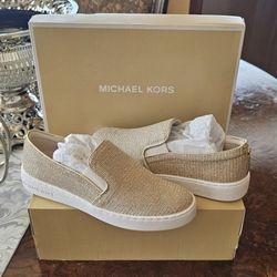 Michael Kors Keaton Slip On Pale Gold Size 8.0 Womens / Mk / Gucci / Chanel / Tory Burch / Loui Vuitton / Versace / Dolce Gabbana / Guess / Vans