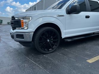 Tires 305/35/24