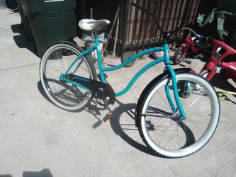 Schwinn beach cruiser