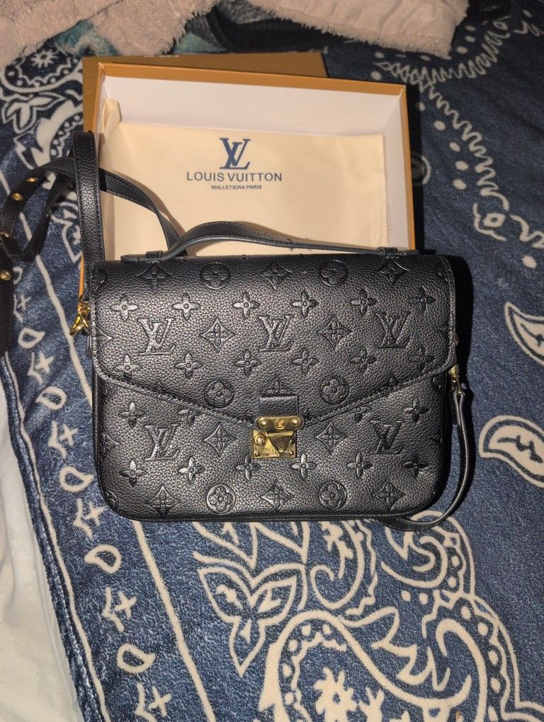 Louis Vuitton Purse