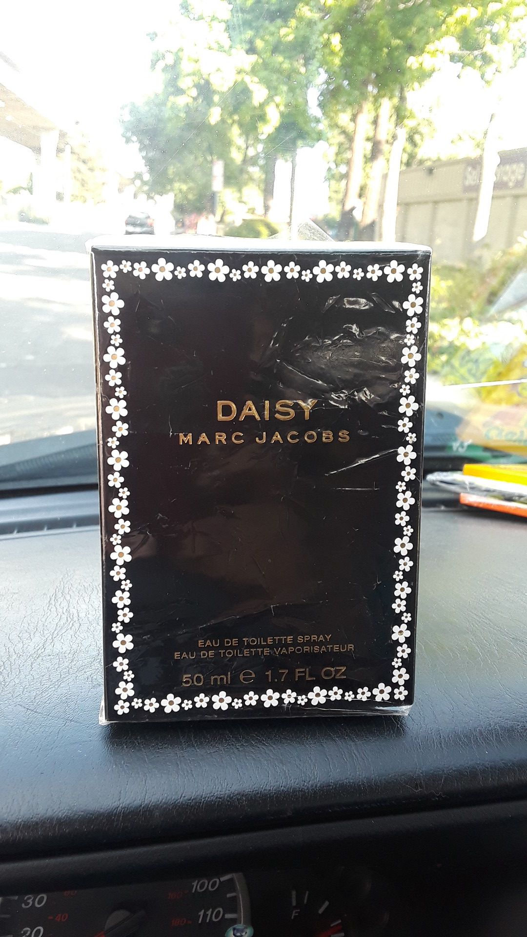 Marc Jacob's daisy 1.7 fl Oz. $30
