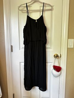 Black Spaghetti-strap Pleated Dress