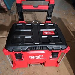 Milwaukee Rolling Bottom Tool Box