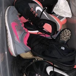 Nike tennis shoes