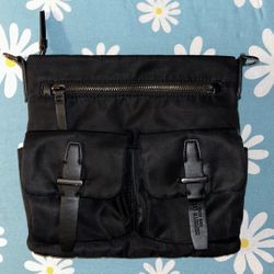 Kenneth Cole: Navy/Black Bag, Multiple Pockets & Zippered Compartments, Key Fob 