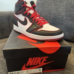 Air Jordan 1 High OG “Bloodline” Size 9.
