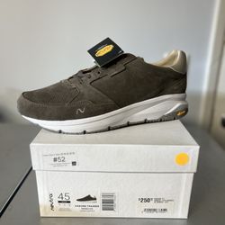 NEW!! Neutra Hakone Trainer Shoes Size 11