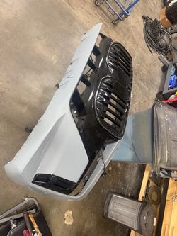 26 BMW 7 series bumper for parts