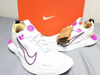 Nike Free Runner - Next Nature WOMEN'S SIZE 9 / MENS SIZE 7.5