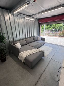 (Delivery) Gray Sectional Sofa / Couch with Chaise