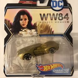Hot Wheels WONDER WOMAN WW84 Character Cars DC Diecast Car Golden Armor 