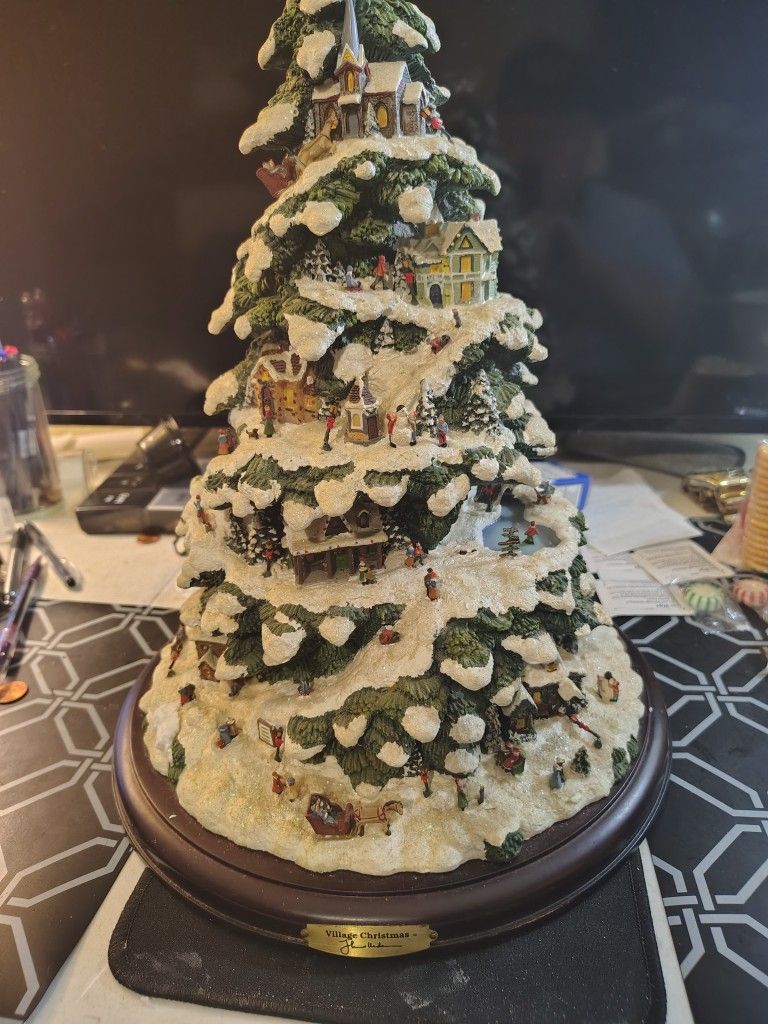 Thomas Kinkade Village Illuminated Christmas 2004 Limited Edition Porcelain Tree