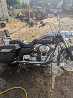 2005 HARLEY ROAD KING CLASSIC
