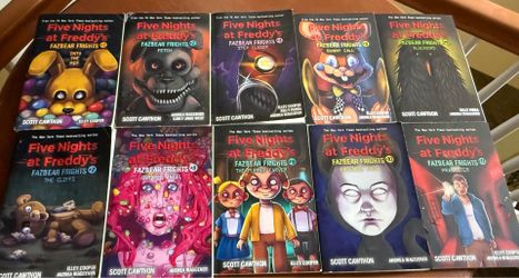 FNAF BOOK LOT (READ DESCRIPTION)