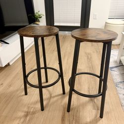 2 Barstools