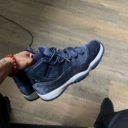 Jordan 11 low navy blue trainers