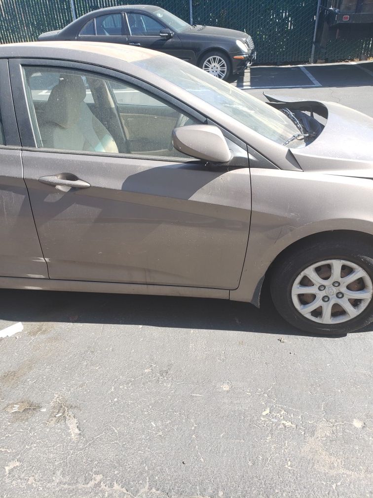 2013 hyundai accent parting out