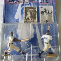 Jackie Robinson Hank Aaron Figurine