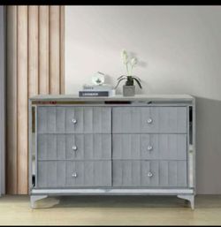 Velvet Dresser assembled ensamblado