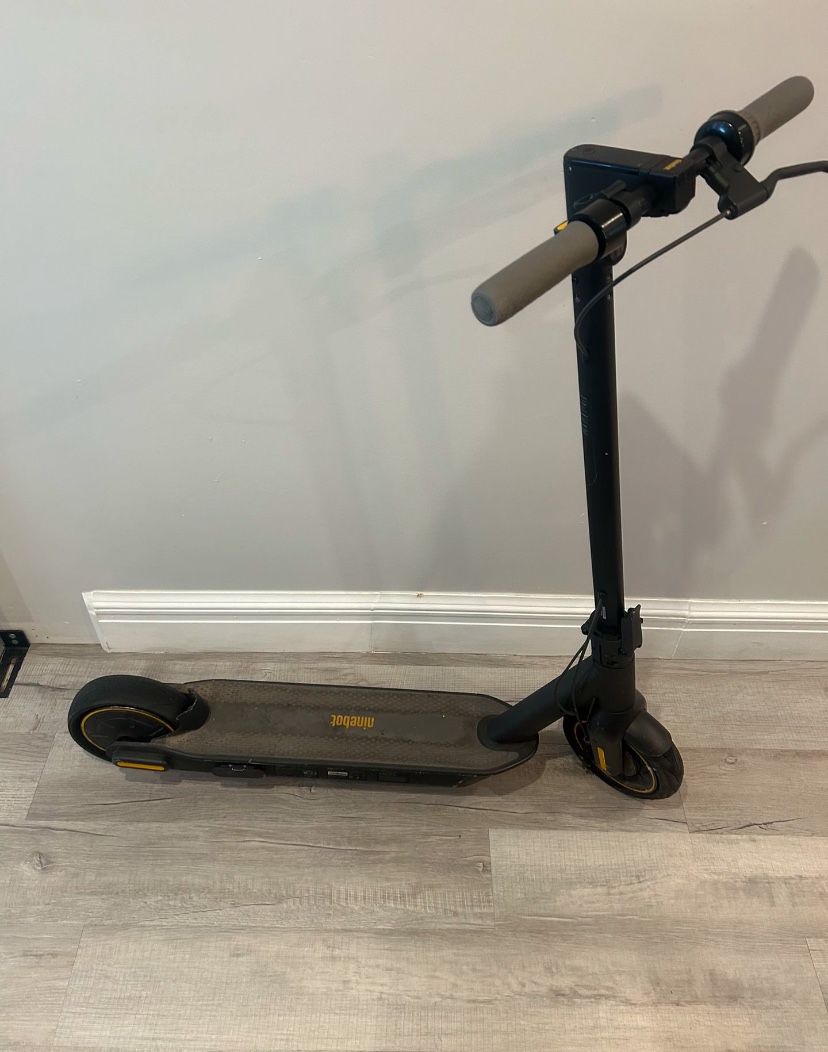 Go 30mp Has A Flat Tire In The Back but Other Then That Works Really Good