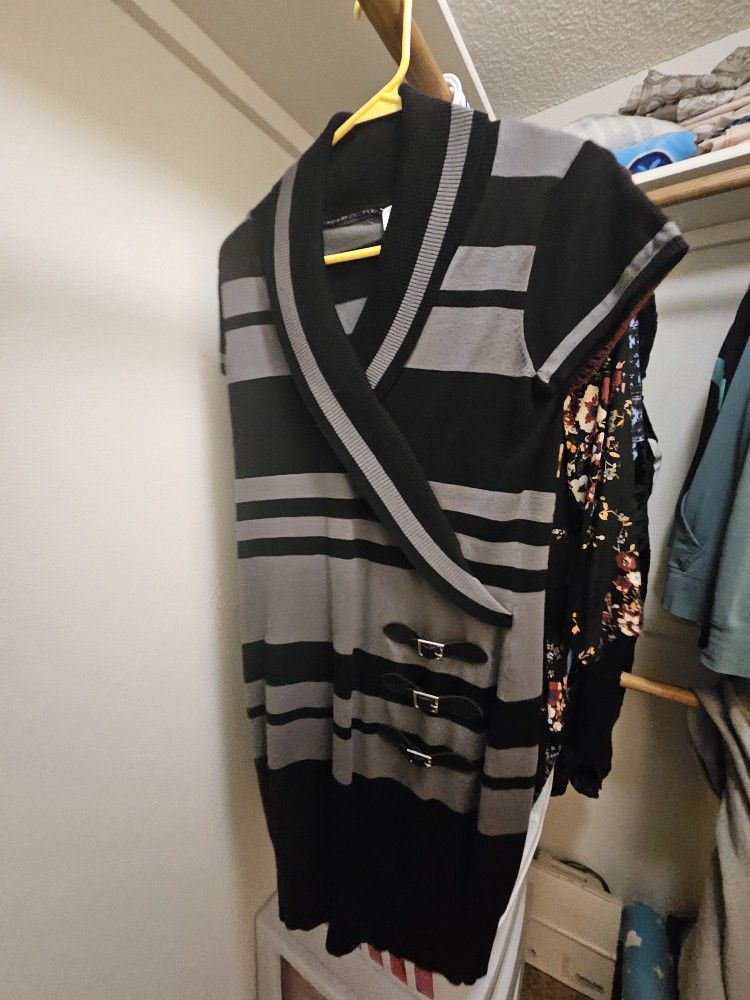 Dresses/shirts