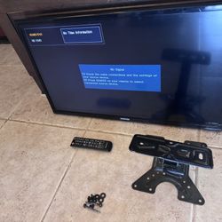 32” Samsung TV with Wall Mount and Remote 