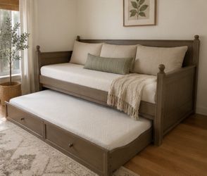 Twin Daybed + Trundle + 2 Mattresses + topper