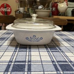 Vintage Corning Ware  Blue Cornflower Dutch Oven. 