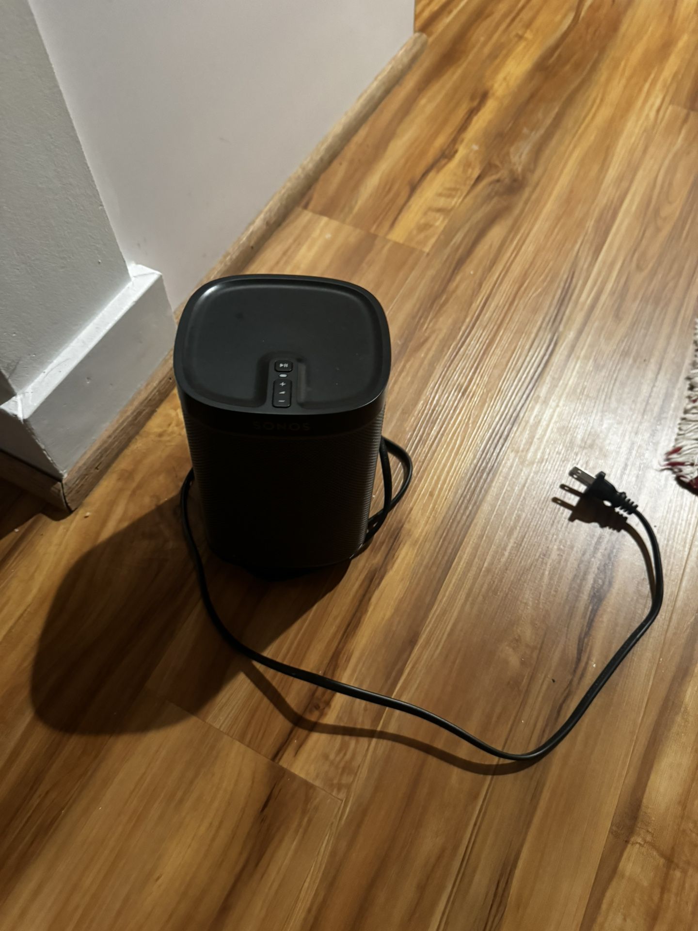 Sonos PLAY:1 Wireless Speaker – Excellent Condition – $85 OBO OR 2 for $140