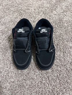 Travis Scott Jordan 1 low phantom