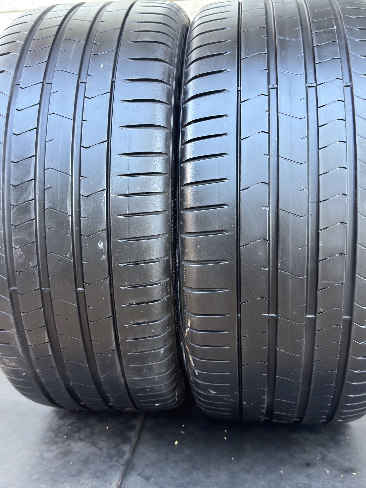 Pair 255/35/19 PIRELLI