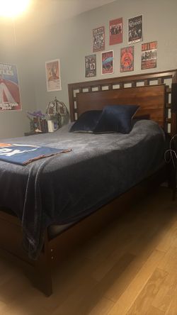 Queen size Bedroom set