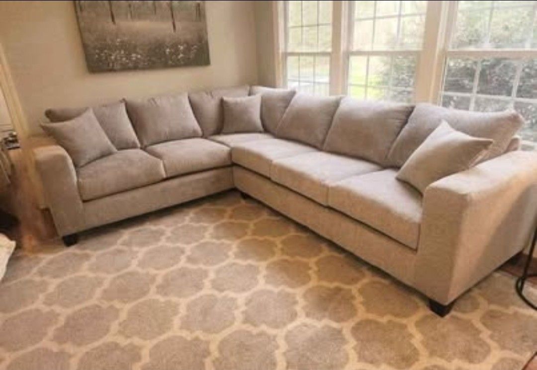 Brand new Artisan Sensation Cream 2pc Full Length Sectional (5 colors available)