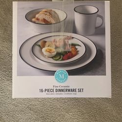Martha Stewart 16 Piece Dinnerware Set