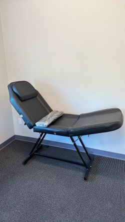 Adjustable Massage Table