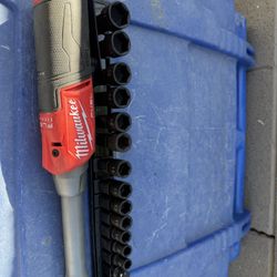 M12 FUEL INSIDER 12V Lithium-Ion Brushless Cordless 1/4 in. - 3/8 in. Extended Reach Box Ratchet