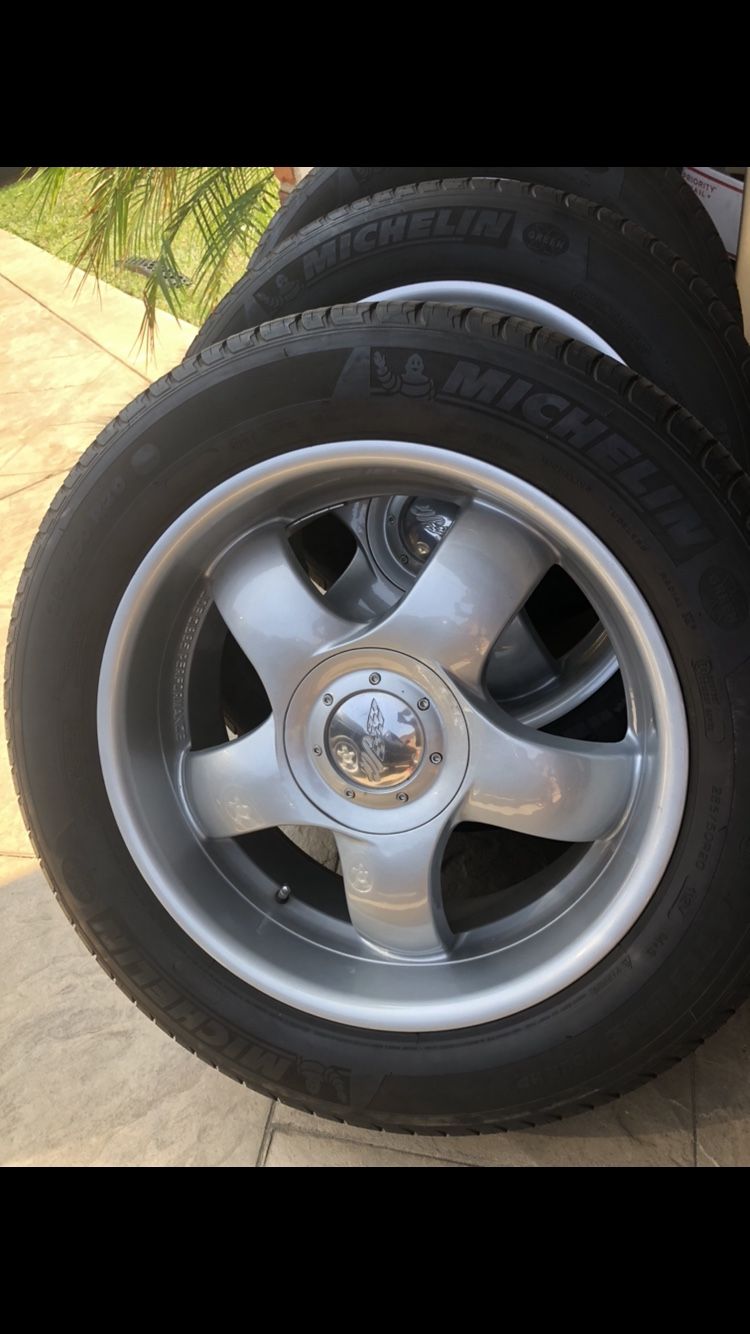 20” Chevrolet Silverado Joe Gibbs Wheels