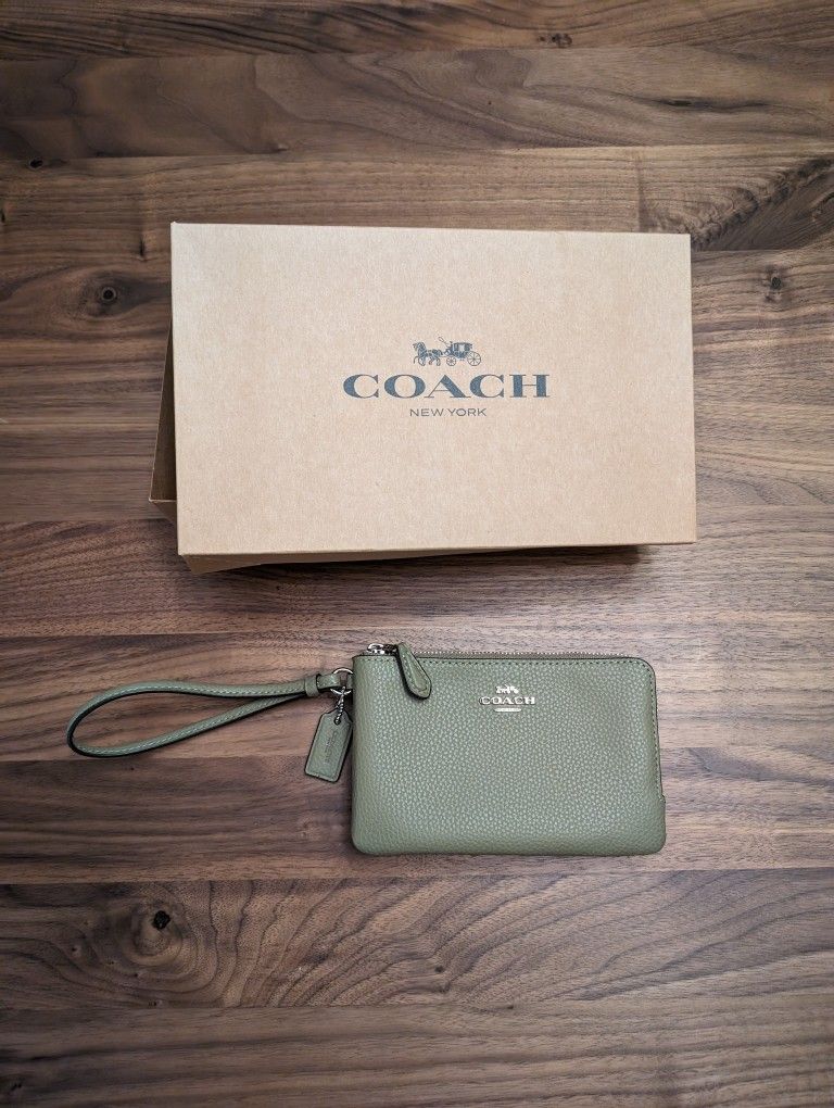 Coach Leather Wristlet Wallet - NWT Sage / Seafoam Green