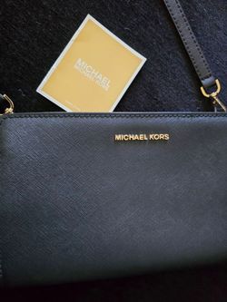 Michael kors Purse need it gone!
