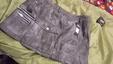 Fashion Nova skirt. Brand new with tag.super cute Faux leather! Size xl