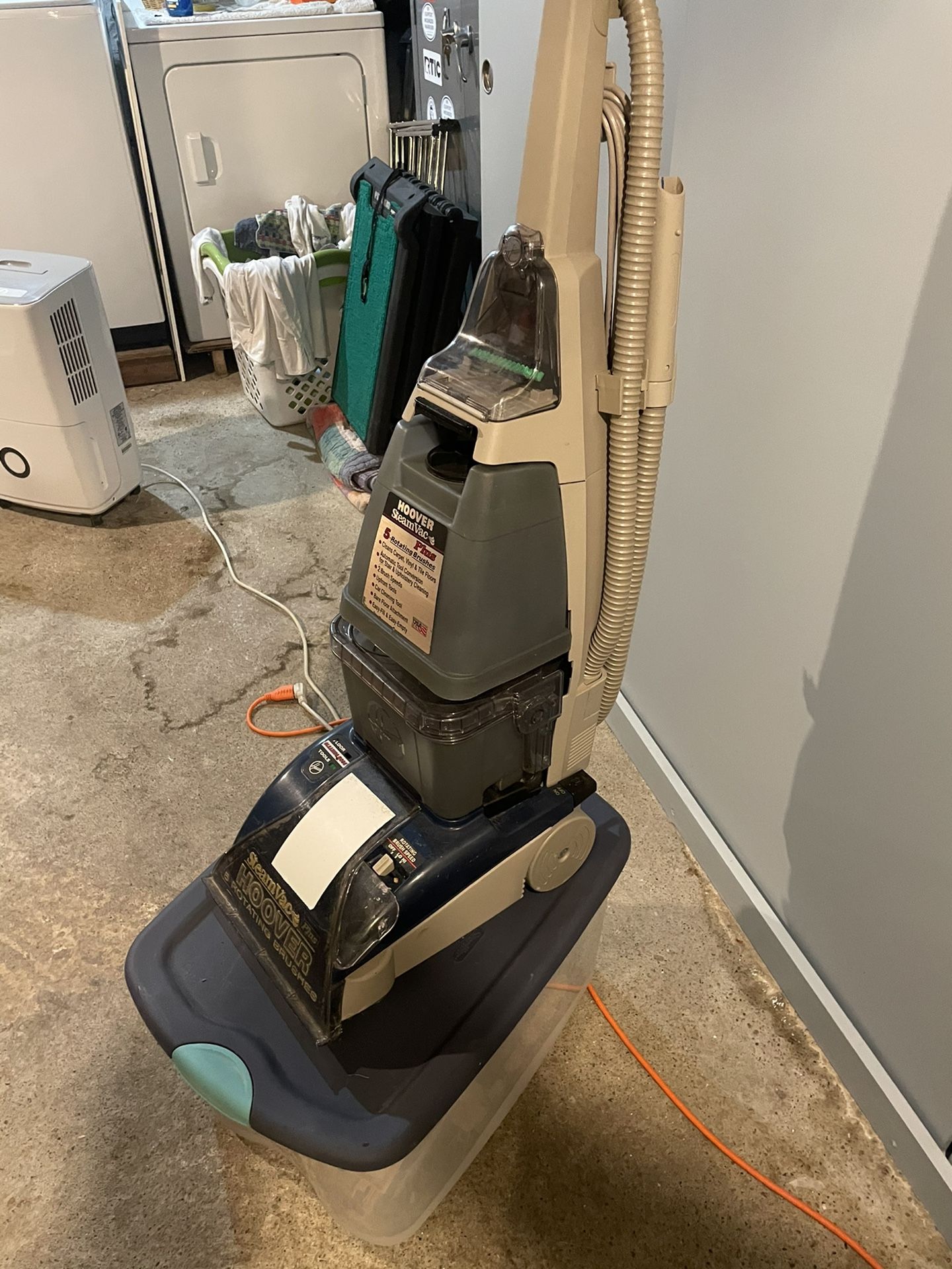 Hoover Steam Vac Plus USA Carpet Cleaner for Sale in Torrington, CT