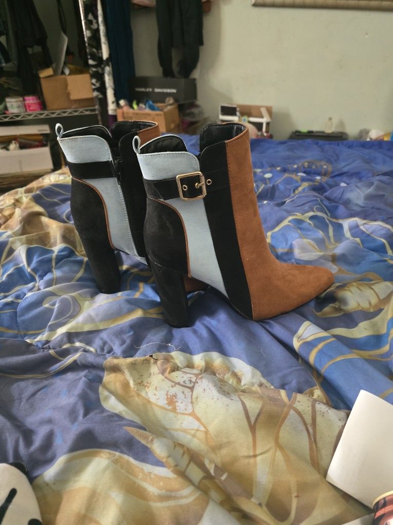 JustFab Linette Color Block Bootie Blue Black Brown Size 8.5 Faux SuedeJustFab Linette Color Block Bootie Blue Black Brown Size 8.5 Faux Suede