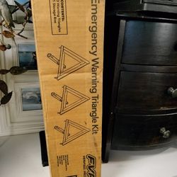 Emergency Triangle Kit 