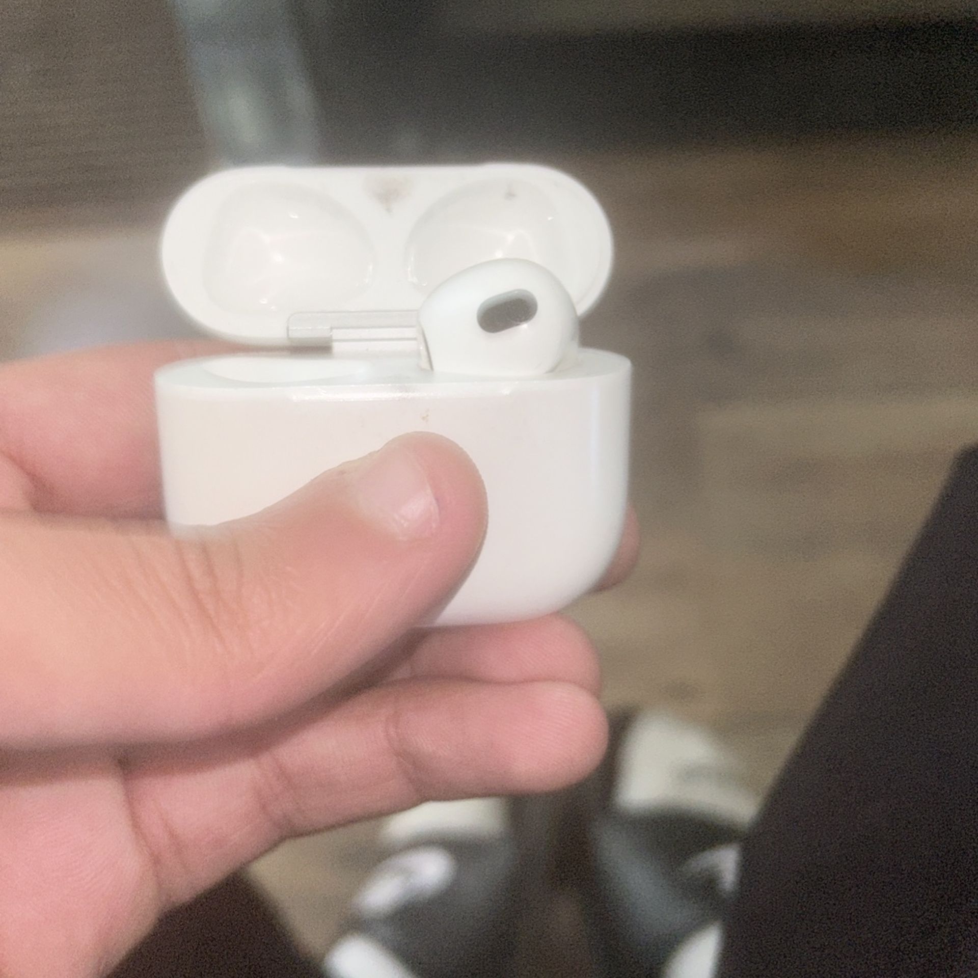 AIRPODS