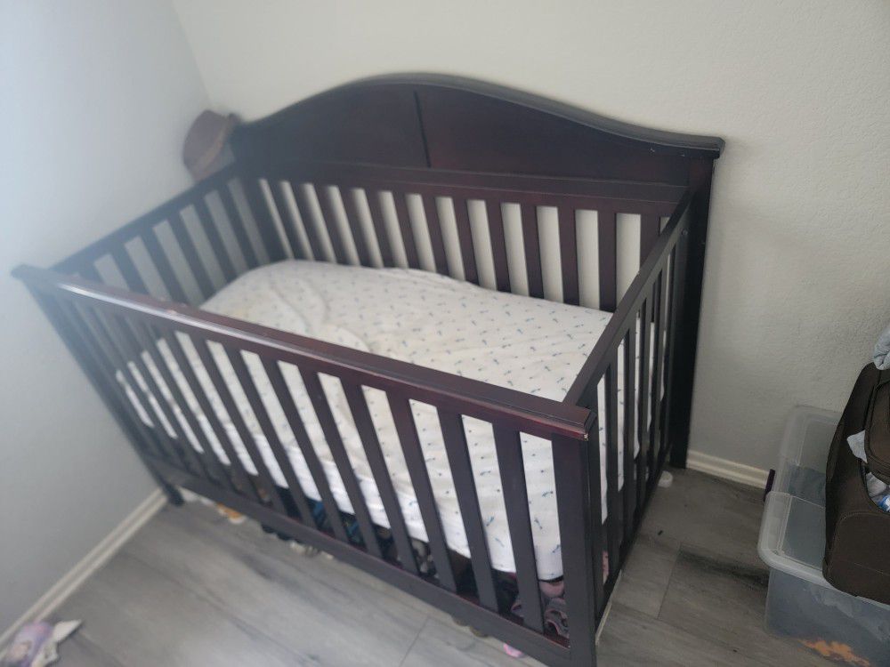 Baby's Crib & Mattress For Sale