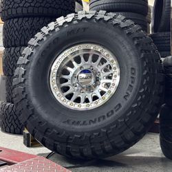 KM445 17” 8 Lug W/ 40” Toyo MT Wheel Package